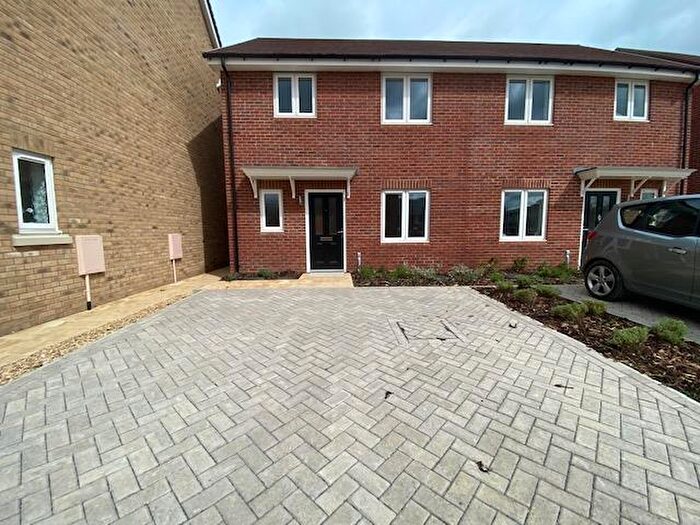 3 Bedroom House To Rent In Waterfield Close, Peterborough, PE3