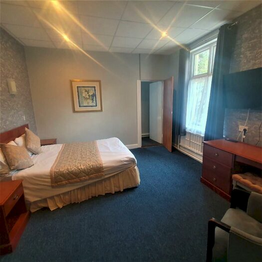1 Bedroom Hotel Room To Rent In Bath Road, Bournemouth, Dorset, BH1