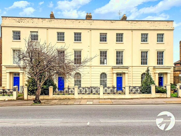 1 Bedroom Flat To Rent In New Road Avenue, Chatham ME4