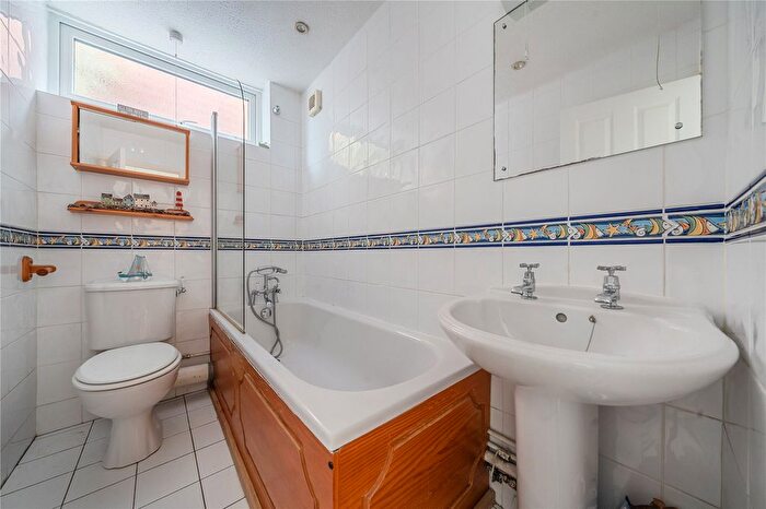 5 Bedroom Detached House For Sale In Chesterfield Drive, Sevenoaks, Kent, TN13