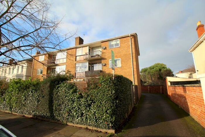 2 Bedroom Flat To Rent In Hewlett Road, Cheltenham, GL52