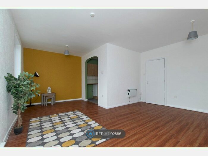 2 Bedroom Flat To Rent In Main Street, Billinge, Wigan, WN5