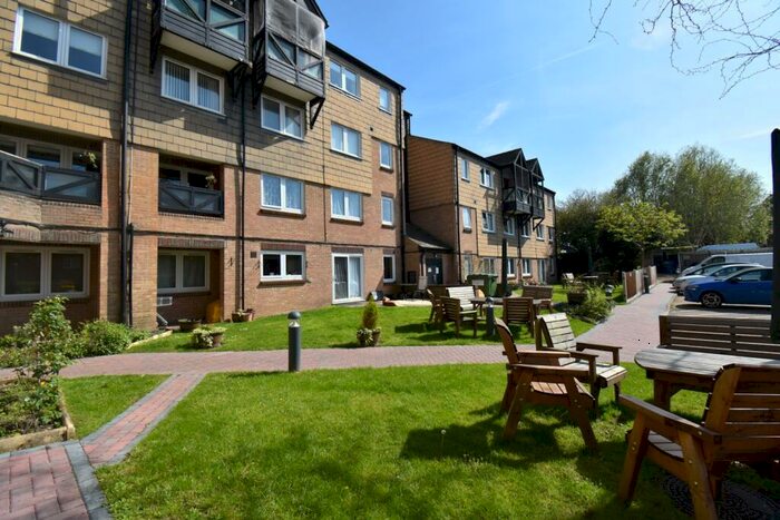 1 Bedroom Apartment For Sale In Inglewood, The Spinney, Swanley, BR8