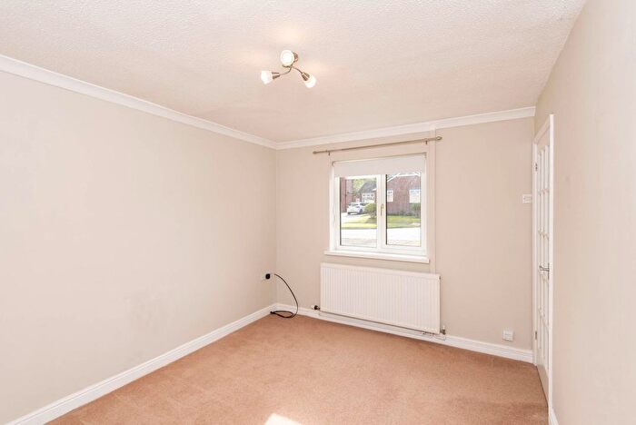 2 Bedroom End Of Terrace House To Rent In Somersby Avenue, Walton, S42