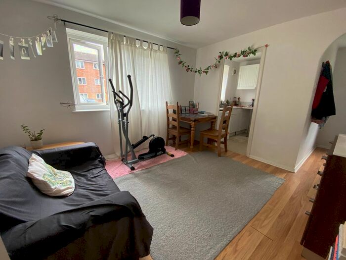 Studio To Rent In John Williams Close, London, SE14