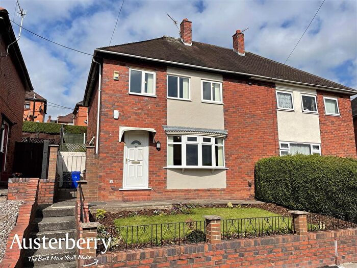 3 Bedroom Semi-Detached House To Rent In Boon Avenue, Penkhull, Stoke-On-Trent, Staffordshire, ST4