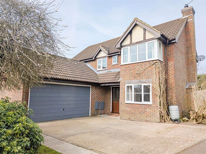 4 Bedroom Detached House For Sale In Saunders Close, Uckfield, TN22