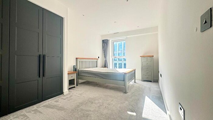 2 Bedroom Apartment To Rent In Brook Street, Kingston Upon Thames, Surrey, KT1