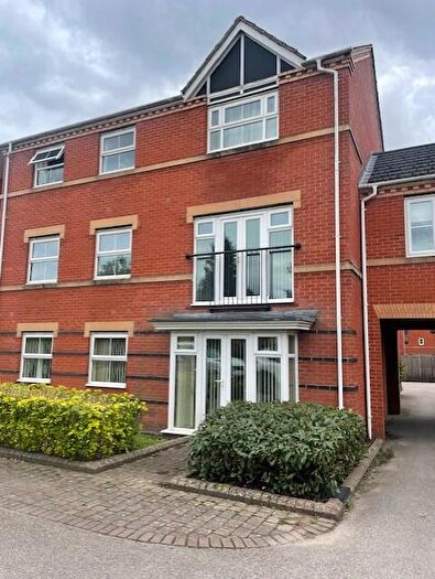 2 Bedroom Flat To Rent In Alma Road, Banbury, Oxfordshire, OX16