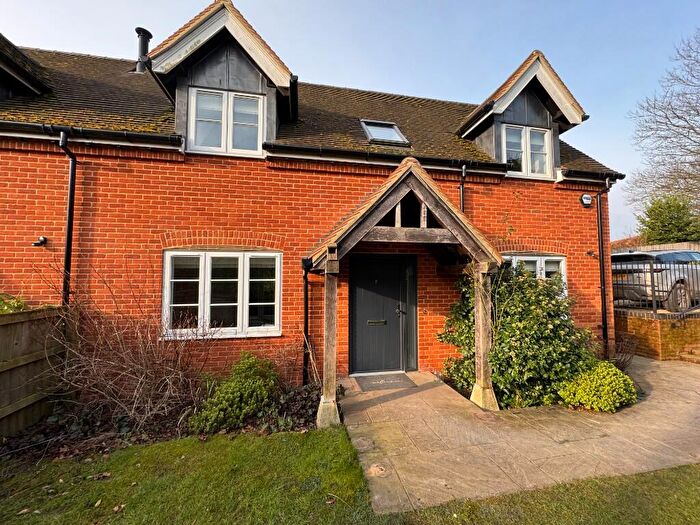 3 Bedroom Semi-Detached House To Rent In Priest Hill, RG9