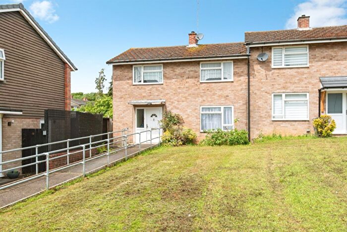 4 Bedroom End Of Terrace House For Sale In Newton Road, Stevenage, SG2