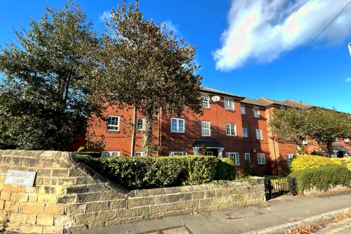 2 Bedroom Flat To Rent In Hadleigh Court, Shadwell Lane, Moortown, LS17