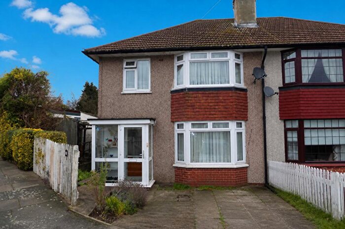 Studio To Rent In Birling Road, Erith, DA8