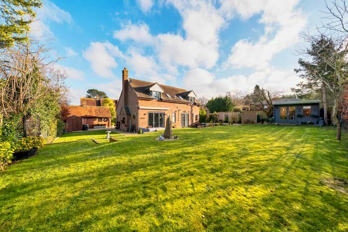 4 Bedroom Detached House For Sale In Lewknor, Oxfordshire, OX49