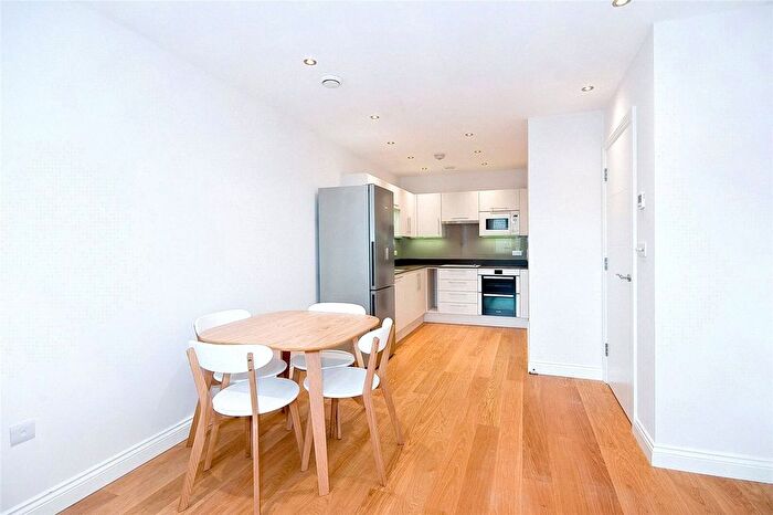 1 Bedroom Flat To Rent In Bakers Row, London, EC1R