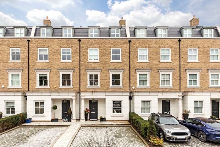 6 Bedroom Property To Rent In Egerton Drive, Old Isleworth, TW7