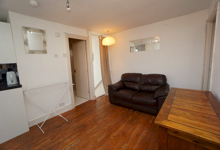 2 Bedroom Flat To Rent In Essex Road, London, N1