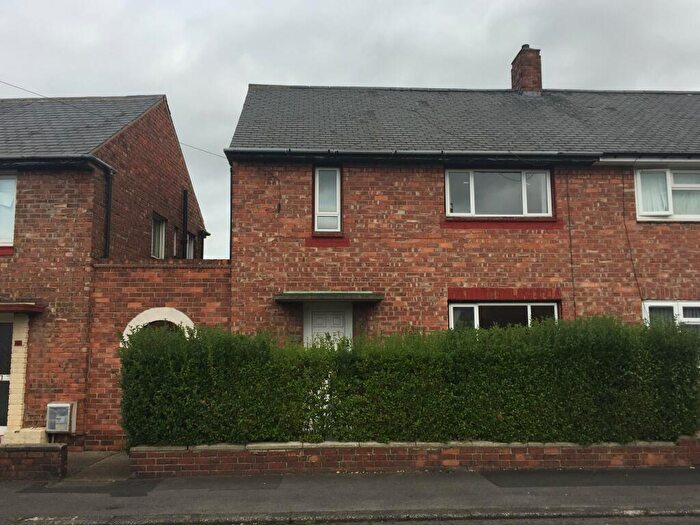 4 Bedroom House To Rent In Wakenshaw Road, DH1