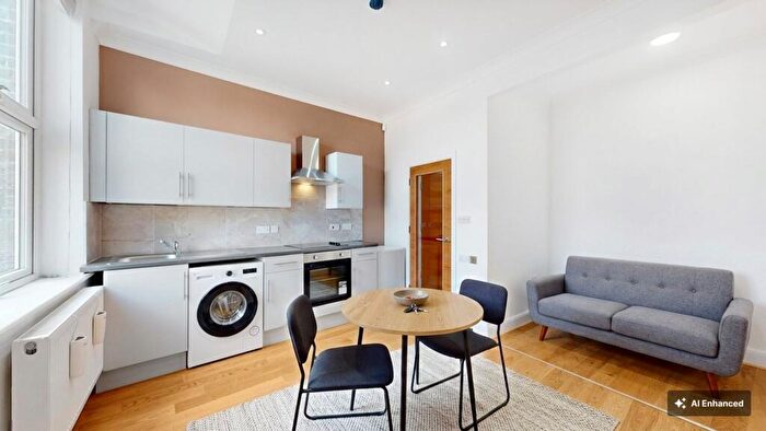 3 Bedroom Flat To Rent In High Road, London, NW10
