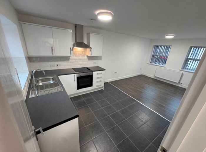 3 Bedroom Flat To Rent In Cotswold Street, Liverpool, L7