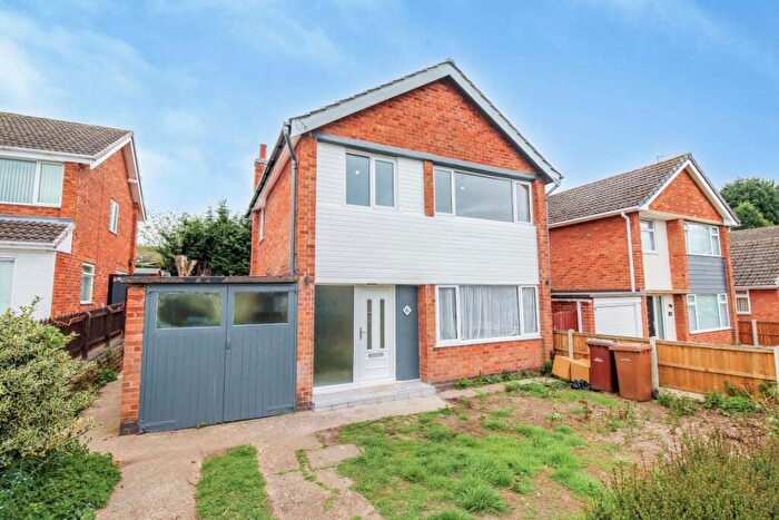 3 Bedroom Detached House To Rent In Crowthorpe Gardens, Rise Park, Nottingham, NG5