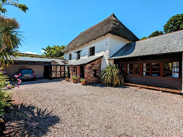 4 Bedroom Detached House For Sale In Deane Road, Stokeinteignhead, TQ12
