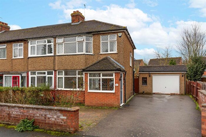 3 Bedroom End Of Terrace House For Sale In Holme Close, Hatfield, AL10