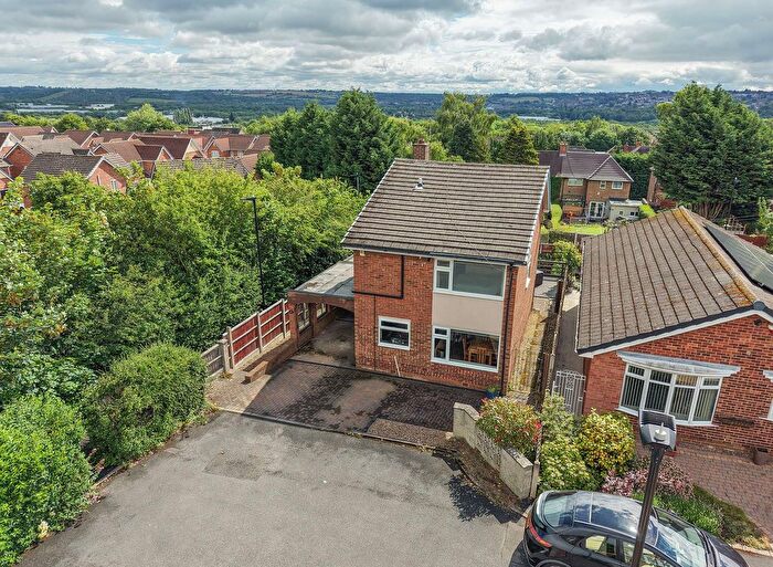 3 Bedroom Detached House For Sale In Ullswater Avenue, Halfway, S20