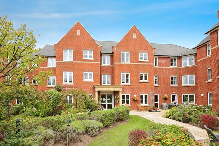 1 Bedroom Flat For Sale In School Lane, Banbury, Oxfordshire, OX16
