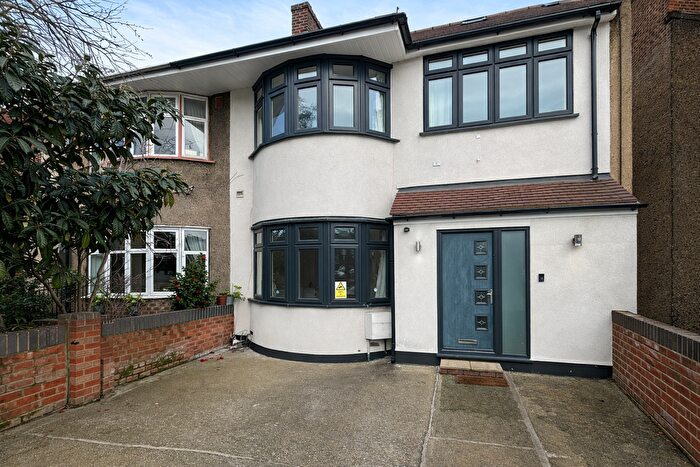 6 Bedroom Terraced House To Rent In Uxbridge Road, Southall, UB1