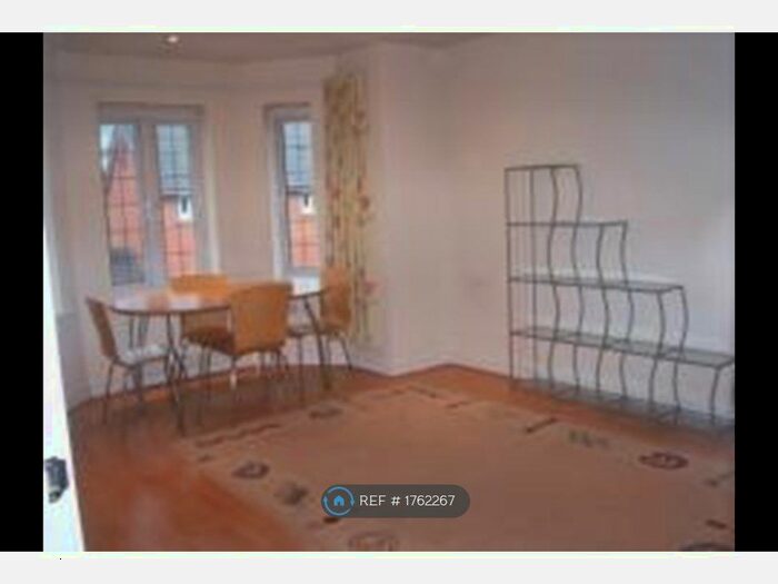 2 Bedroom Flat To Rent In Nell Lane, Chorlton, Manchester, M21