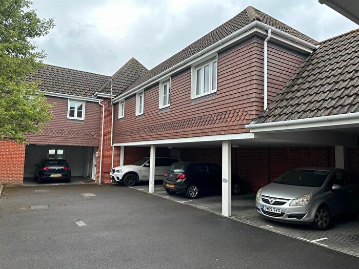 3 Bedroom Apartment To Rent In Wiltshire Square, Titchfield Park, PO15