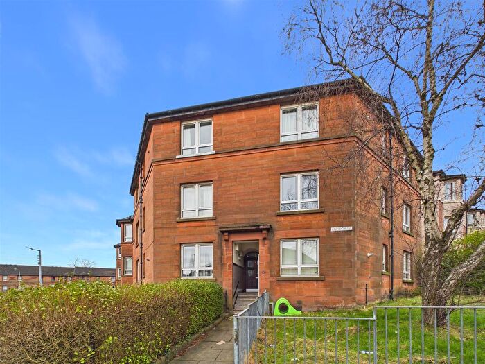 2 Bedroom Flat For Sale In Raploch Avenue, Glasgow, G14