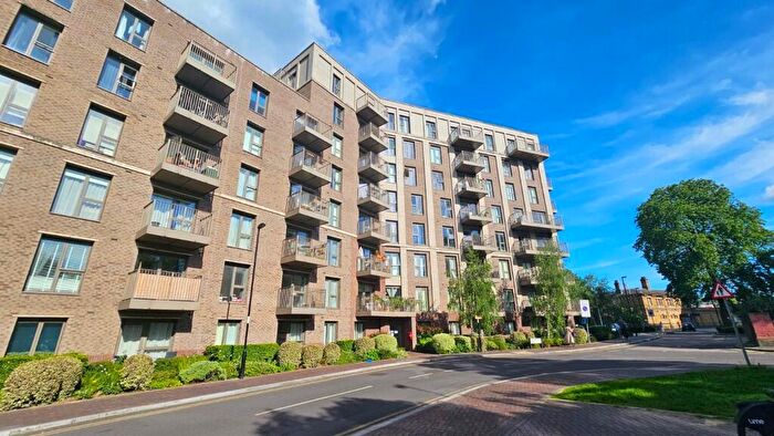 1 Bedroom Flat For Sale In Adenmore Road, London, SE6