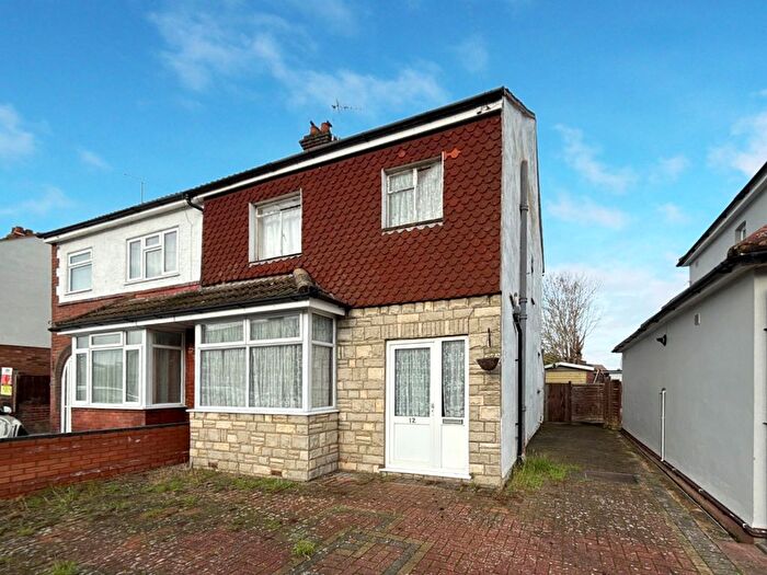 3 Bedroom Semi Detached House For Sale In St. Michaels Avenue, Houghton Regis, LU5