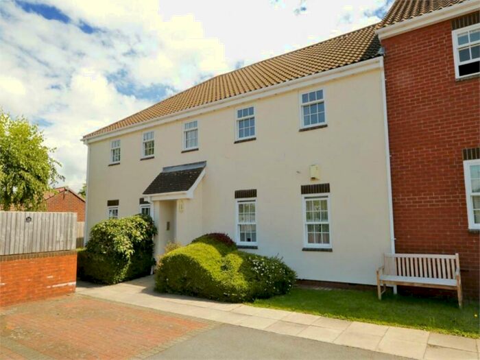 2 Bedroom Flat To Rent In Gloucester Terrace, Thornbury, South