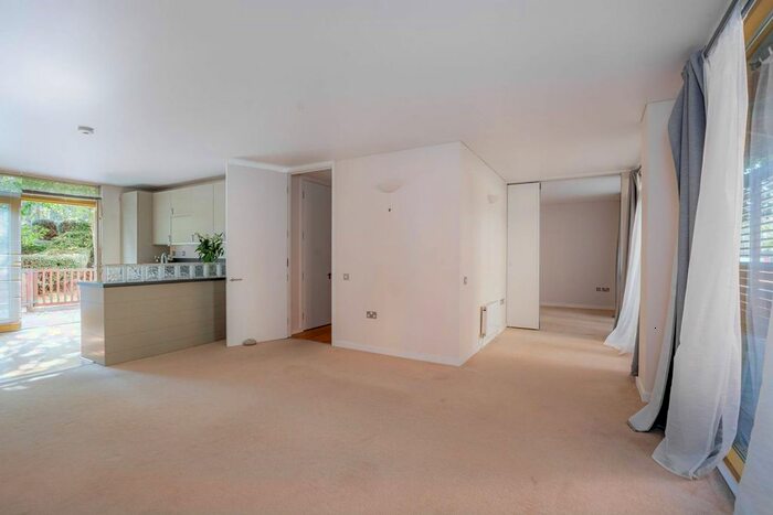 2 Bedroom Flat To Rent In School Square, Greenwich, London, SE10