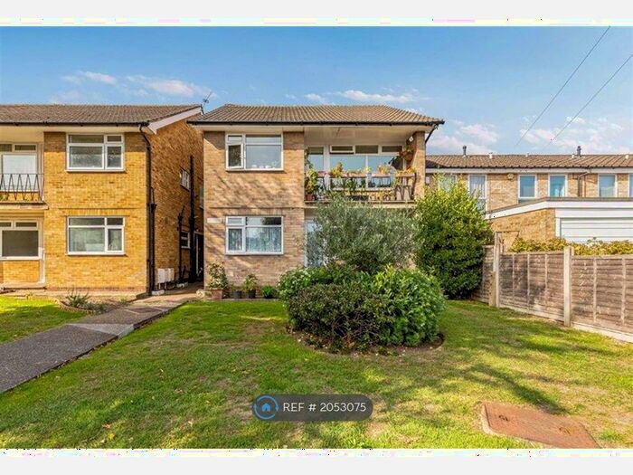 2 Bedroom Maisonette To Rent In Hadrian Court, Sutton, SM2