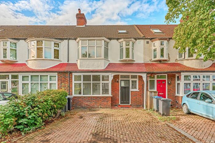 4 Bedroom Property For Sale In Westway, West Wimbledon, SW20