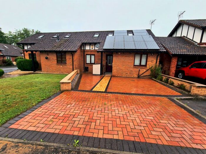 3 Bedroom Semi-Detached Bungalow To Rent In Maerdy Park, Bridgend, CF35