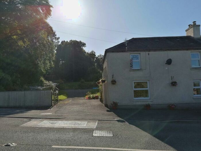 3 Bedroom House To Rent In Cwmffrwd, Carmarthen, SA31