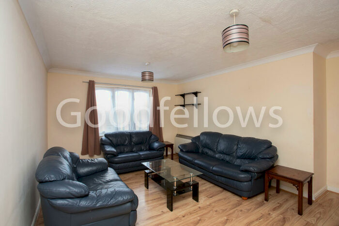 2 Bedroom Apartment To Rent In Longfield Drive, Mitcham, Surrey, CR4