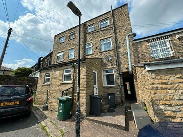 4 Bedroom Terraced House To Rent In Greenhead Road, Huddersfield, HD1