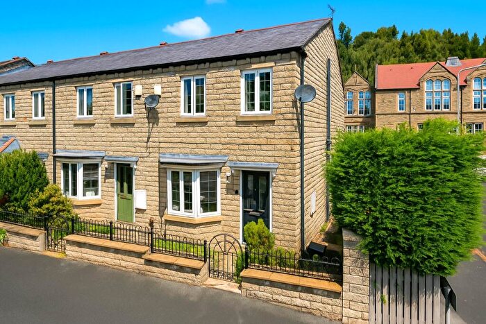 3 Bedroom End Of Terrace House For Sale In Cliffe Avenue, Baildon, Shipley, West Yorkshire, BD17