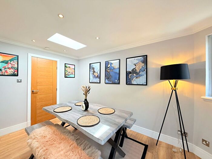 4 Bedroom Semi-detached House For Sale In Glengarry Crescent, Falkirk, FK1