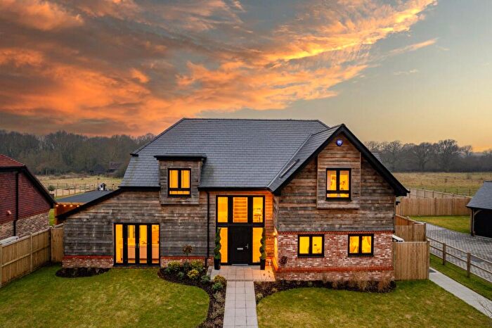 5 Bedroom Detached House For Sale In Oldencraig Mews, Lingfield, RH7