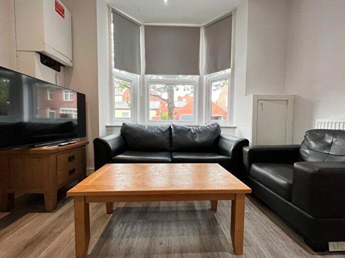 4 Bedroom Apartment To Rent In A Charnwood Grove, West Bridgford, Nottingham, NG2