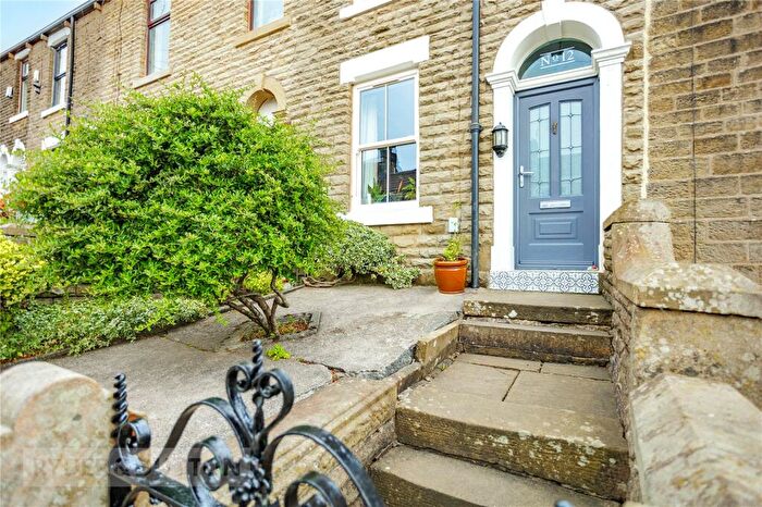 2 Bedroom Terraced House For Sale In Brosscroft, Hadfield, Glossop, Derbyshire, SK13