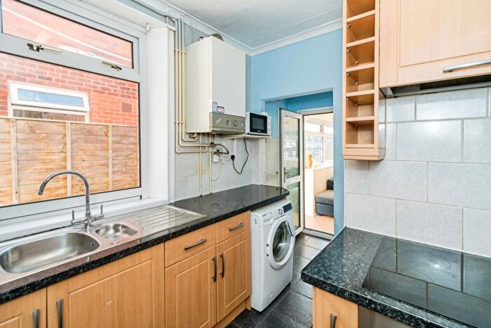 5 Bedroom Terraced House For Sale In Langhorn Road, Southampton, Hampshire, SO16