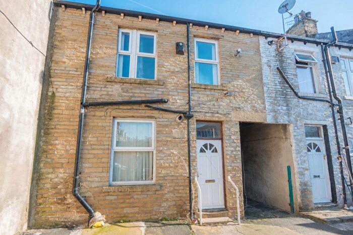2 Bedroom Terraced House For Sale In Princeville Street, Bradford, BD7